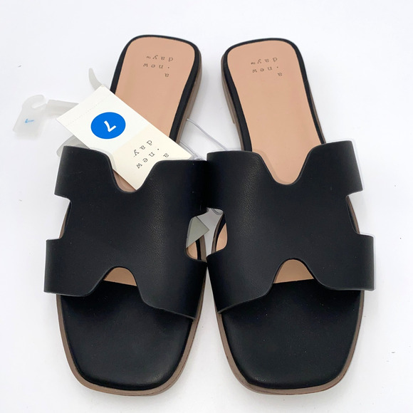 A New Day Shoes Womens Size 7 Black Faux Leather Slip On Flats - Picture 2 of 5